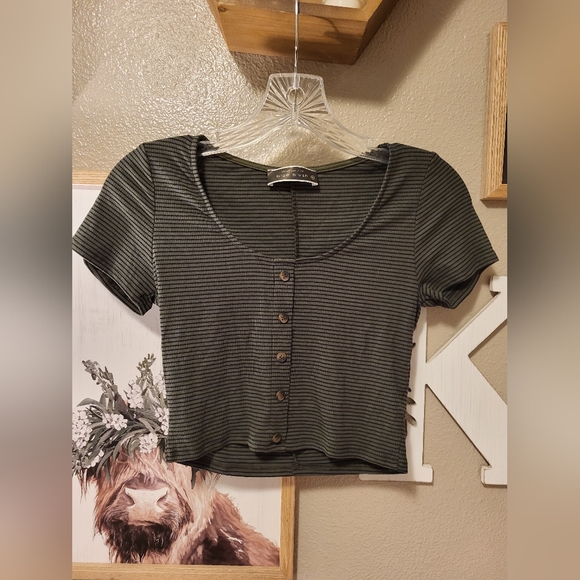 Blue blush Green Striped Crop Top in size Medium - Picture 1 of 3